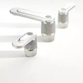 THG CORVAIR A MANETTES FIOR DI BOSCO Смеситель для раковины на 3 отверстия, с донным клапаном, цвет: хром