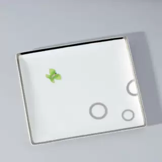 THG CAPUCINE VERT DECOR PLATINE Поднос керамический 171х154 мм., настольный, middle size, декор платина/зеленый, цвет: белый