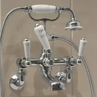 Devon&Devon Смеситель для ванны, монтаж на стену без эксцентриков с лейкой и шлангом, цвет: хром