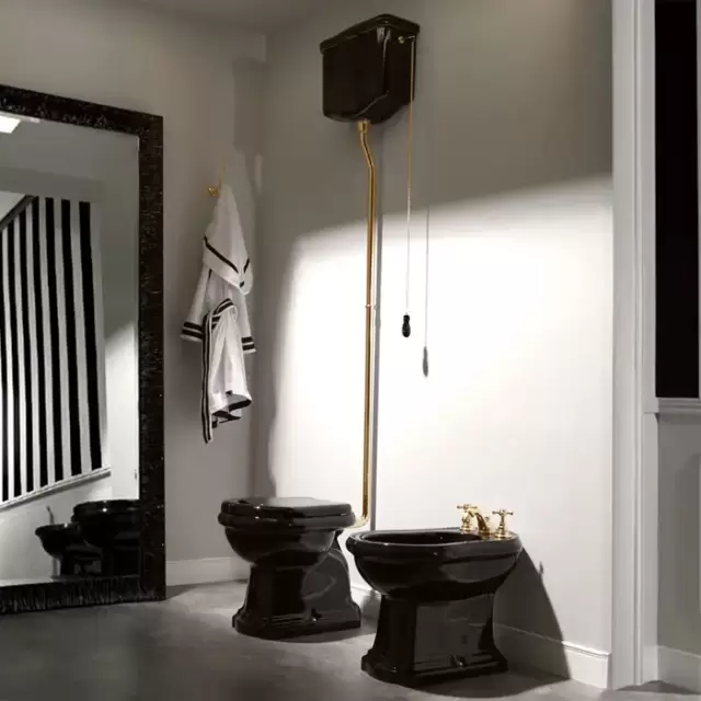 Kerasan Retro Унитаз 72х38.5см., с высоким бачком, слив в стену, цвет: черный глянцевый/золото