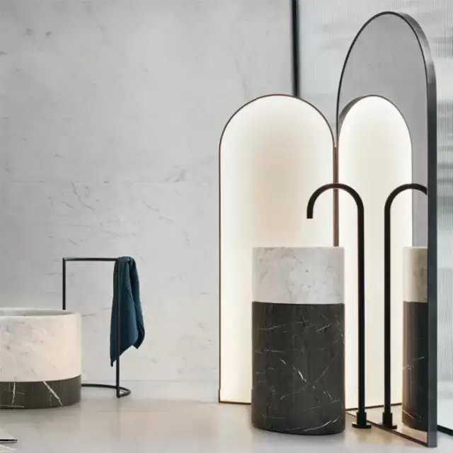 NOORTH milldue edition ROMA Комплект 150см из напольного зеркала со створкой с подсветкой, напольной раковины из гладкого и фрезерованного мрамора, Цвет: bianco carrara-A10L/grafite-A51F