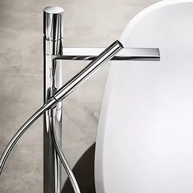 Fantini Milano Смеситель для ванны, напольный, излив: 250 мм, цвет: хром