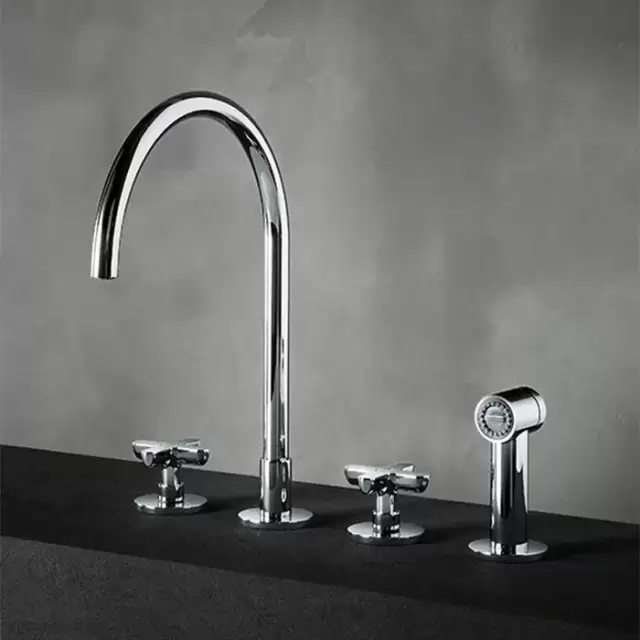 Fantini Icona Classic Смеситель для кухни, 4 отв, без донного клапана, излив 215мм, с ручн душем, цвет: хром