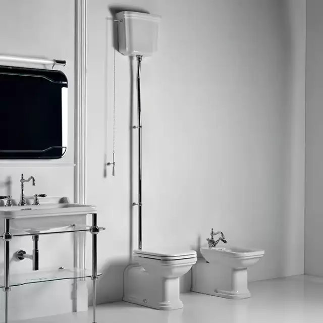 Kerasan Waldorf Унитаз  пристенный удлиненный, с высоким бачком- уст-ка на расстоянии 2см от стены и трубой, цвет: белый/хром