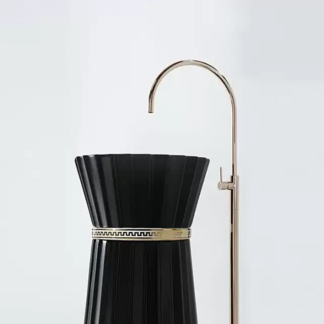 Oasis Plisse Раковина напольная &Oslash;44х95см, без отв., без перелива, в комплекте с донным клапаном, цвет: черный/золото с декором